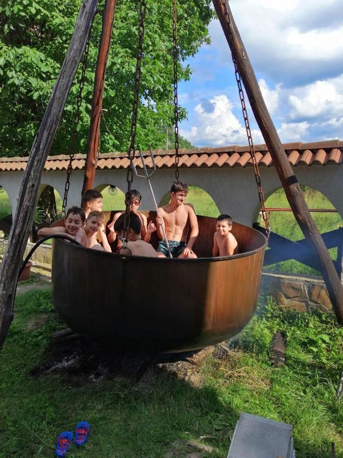 Family Hotel Virgin 里巴里卡 外观 照片